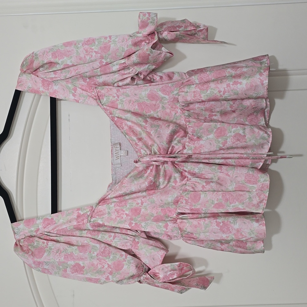 Wayf flower puff sleeve blouse